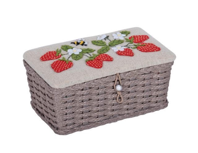 Sewing Box (S): Wicker Basket with Appliqué Design: Strawberry Greenhouse