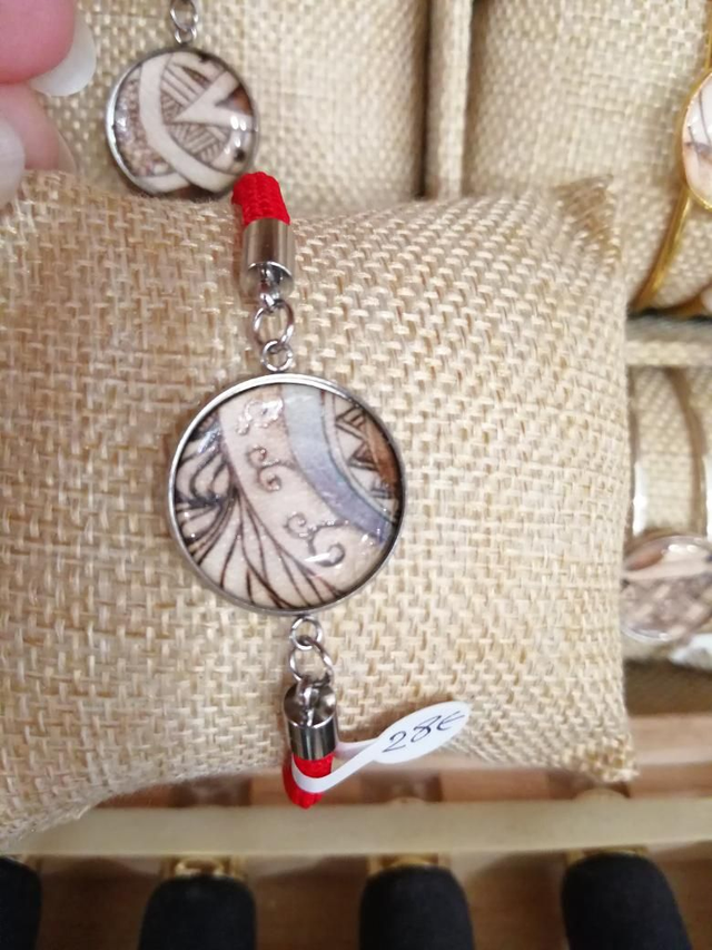 Bracelet lien rouge pyro et cabochon