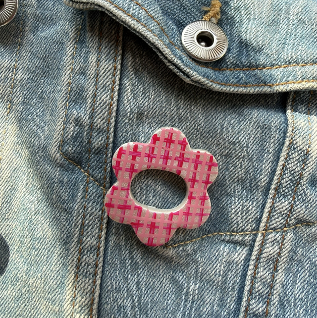 Checkered Flower Glass Holder Pin Badge