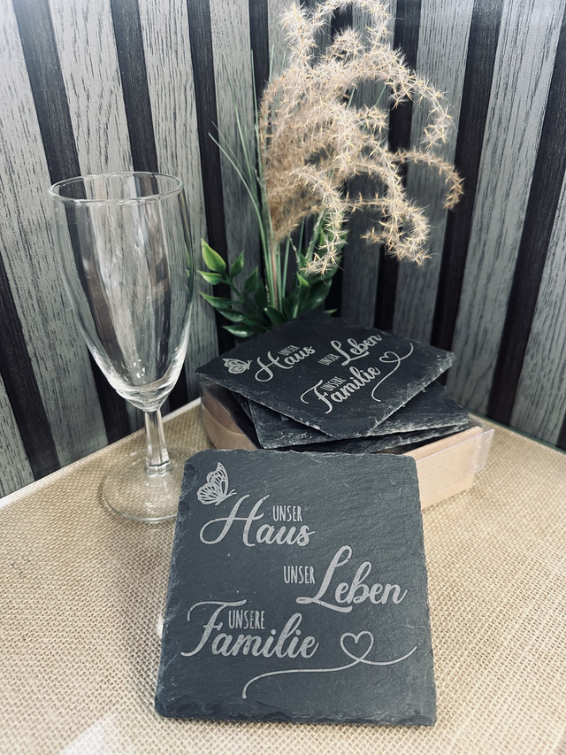 Schiefer Untersetzer "UNSER HAUS - UNSER LEBEN - UNSERE FAMILIE"