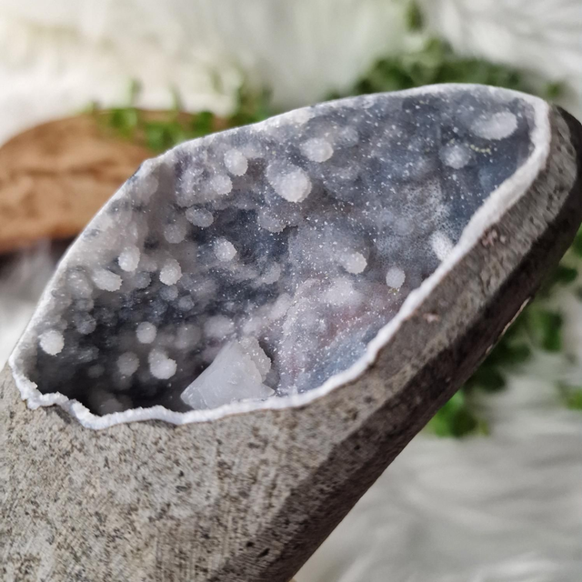 Amethyst pastel stalagmite and stilbite cut base - 437g 