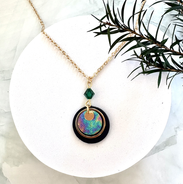 Collier INDISPENSABLE Doré à l’Or Cuir Bleu nuit Gazoline