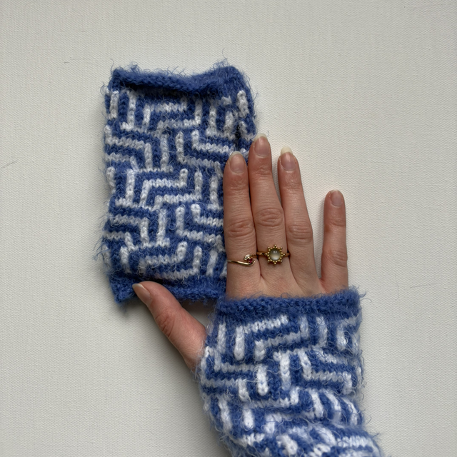 Mitaines bleu foncé  et blanches 