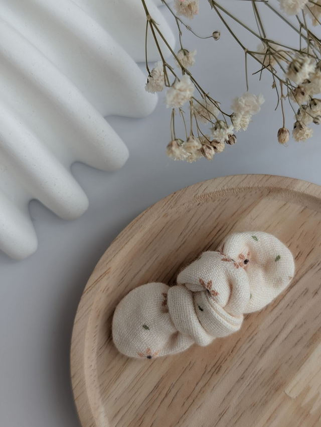 Barrette noeud Romie motif fleuris