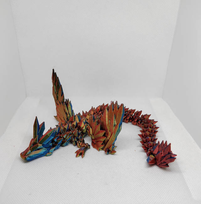 Dragon cristal avec des ailes