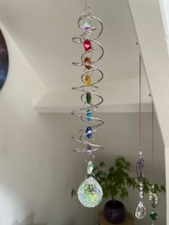 Suspension en spirale en cristal 7 couleurs 7 chackras