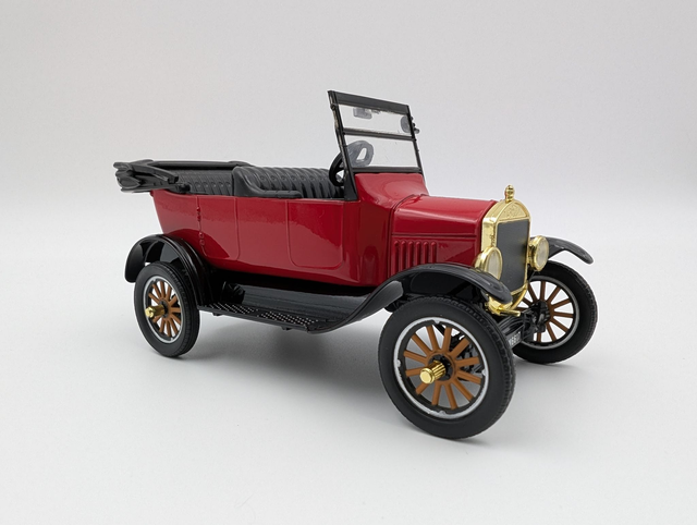 Ford Model T Touring 1925 - Scale- 1:24 