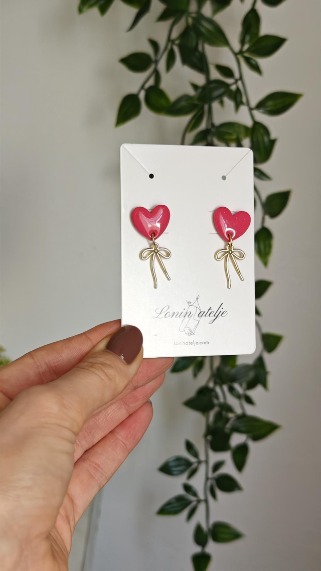 Valentinova Kolekcija - Roza srce s pozlačeno pentljo