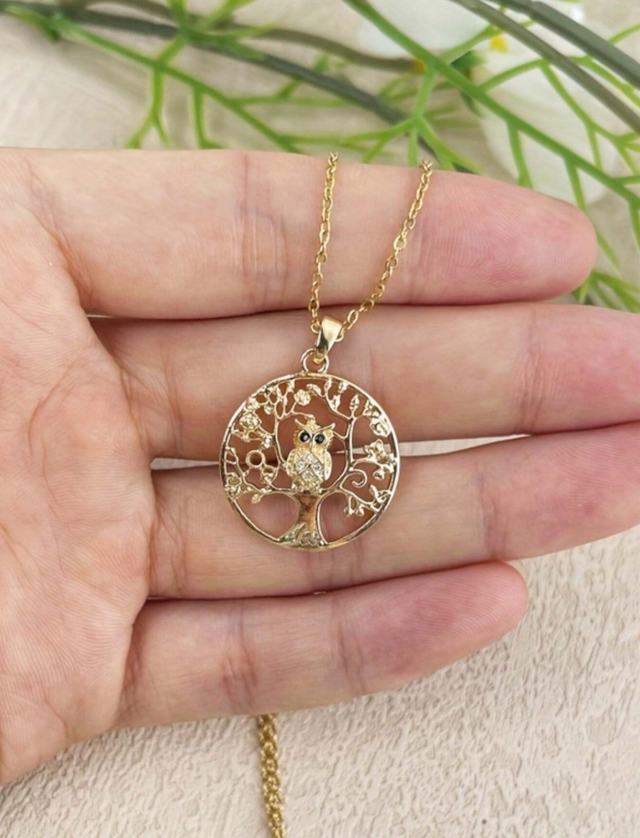 Collier arbre de vie avec sa chouette dorée