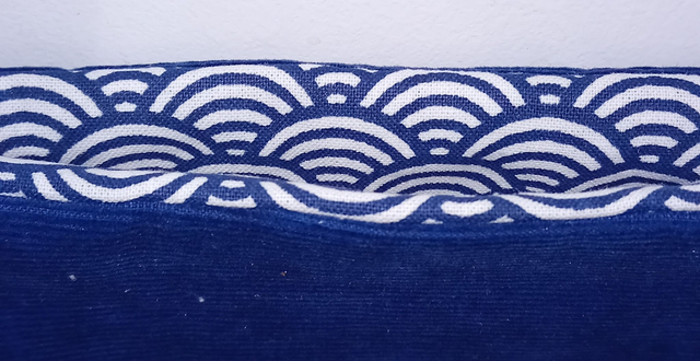 Pochette livre bleu velour milleraie