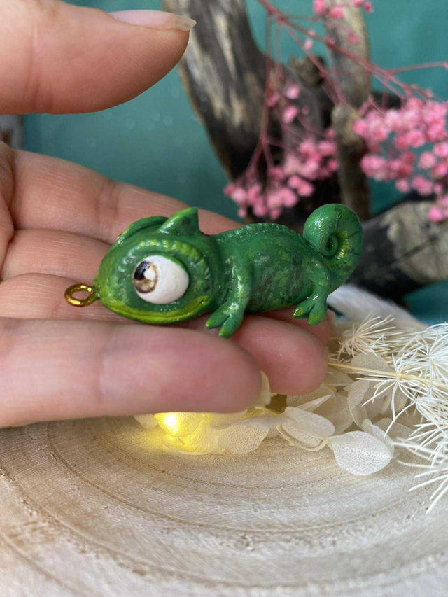 Pendentif caméléon