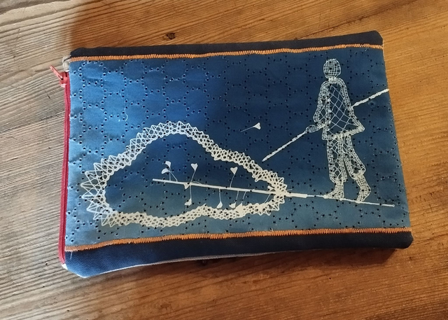 Pochette dans les nuages 