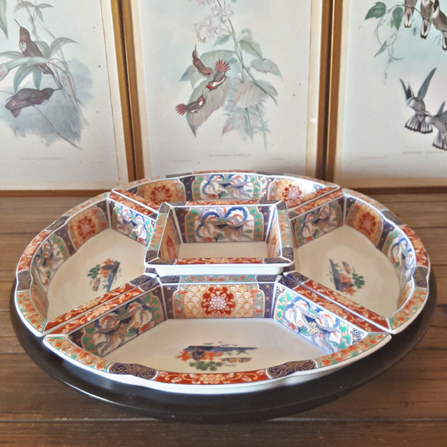 Plateau tournant japonais en porcelaine décor floral paysage