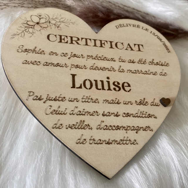 Certificat Marraine personnalisé en bois – cœur gravé 13 cm, version carte ou magnet