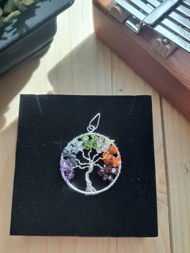 Pendentif arbre de vie 7 chakras 