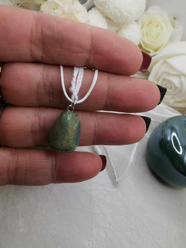 Iolite avec nuances vertes