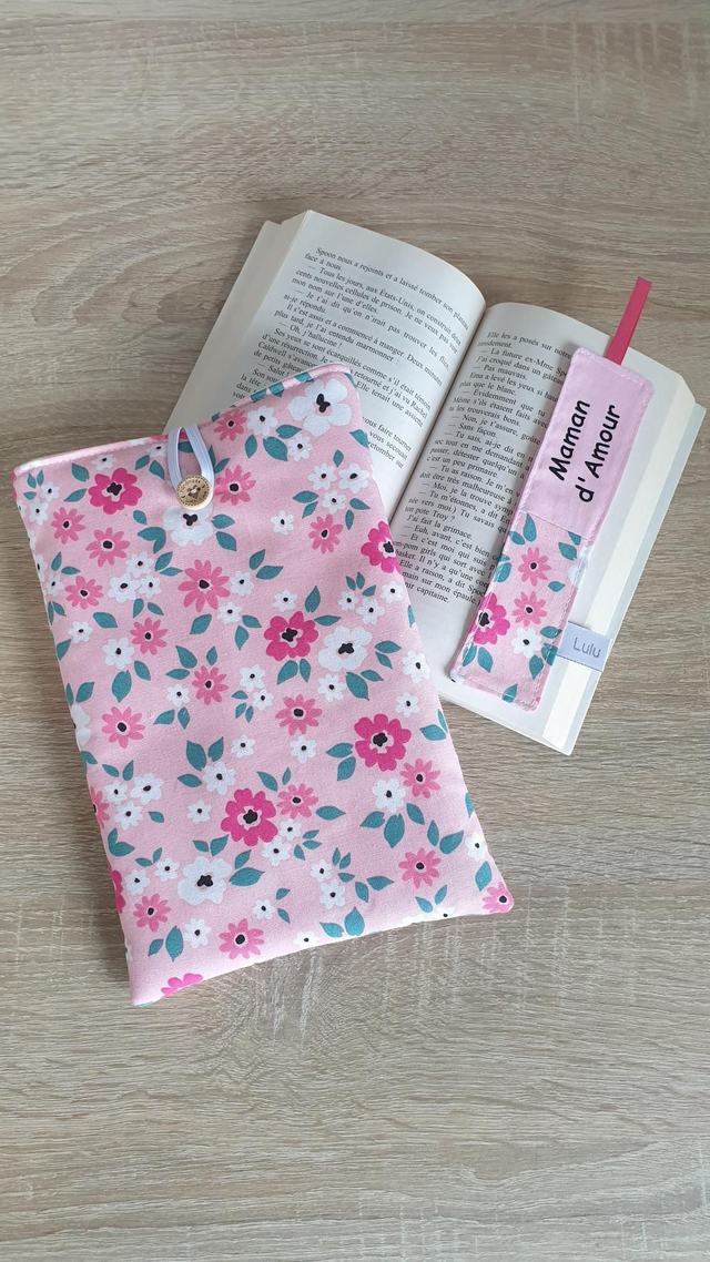 Pochette à livre + marque pages fleurs rose