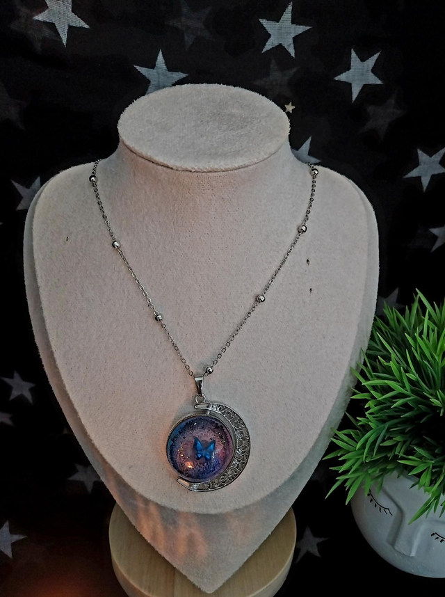 Collier féerique papillon lune – "L’Aura d’Aelya" – Bijou artisanal fait main