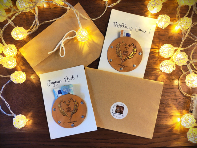 Cartes d&#039;étrennes en papier et cuir, motif coeur de plumes