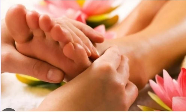 RÉFLEXOLOGIE PLANTAIRE THAI 1H