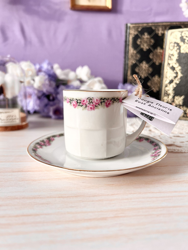 💜 Bougie Rose Ancienne - grande tasse à café "frise de roses" avec sous-tasse