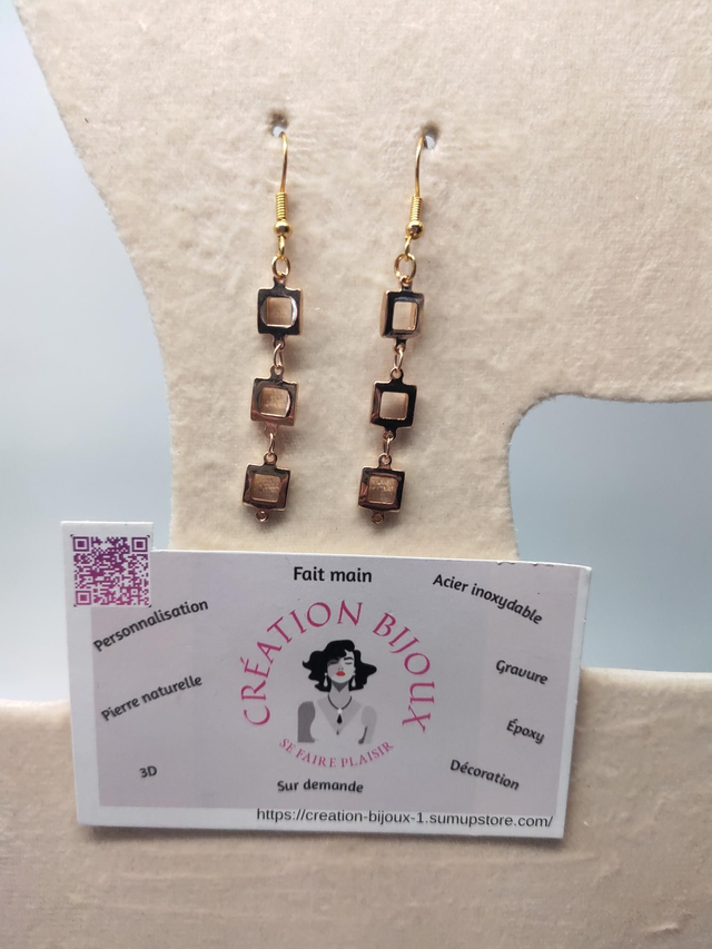 Boucle d'oreille pendante carré 