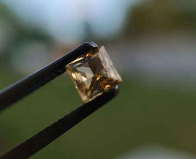Zircon Jaune du Sri Lanka Taille Carré 0,750 carat