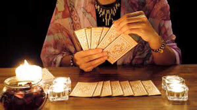 Clairvoyant/tarot reading with Christine, either online or in person. 