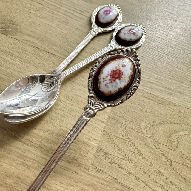 Cuillère Porcelaine vintage
