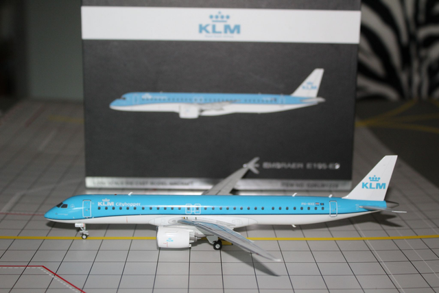 KLM Embraer E195-E2 (PH-NXE), 1:200, selten