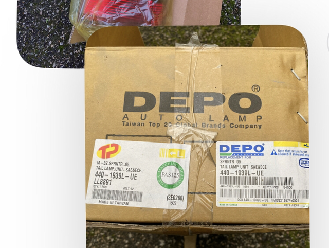 Mercedes Benz NSR tail lamp - Right Side LE11A 