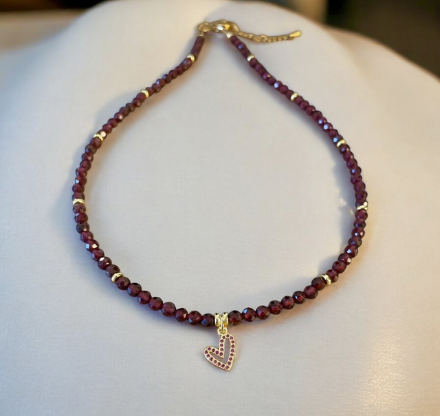 Collier ras du cou en Grenat - Pendentif coeur doré