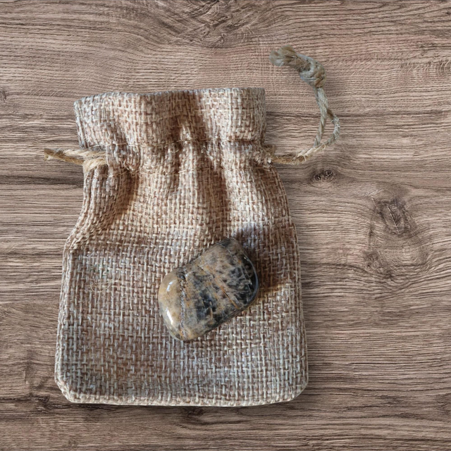 Galet de pierre de lune multicolore roulée taille L