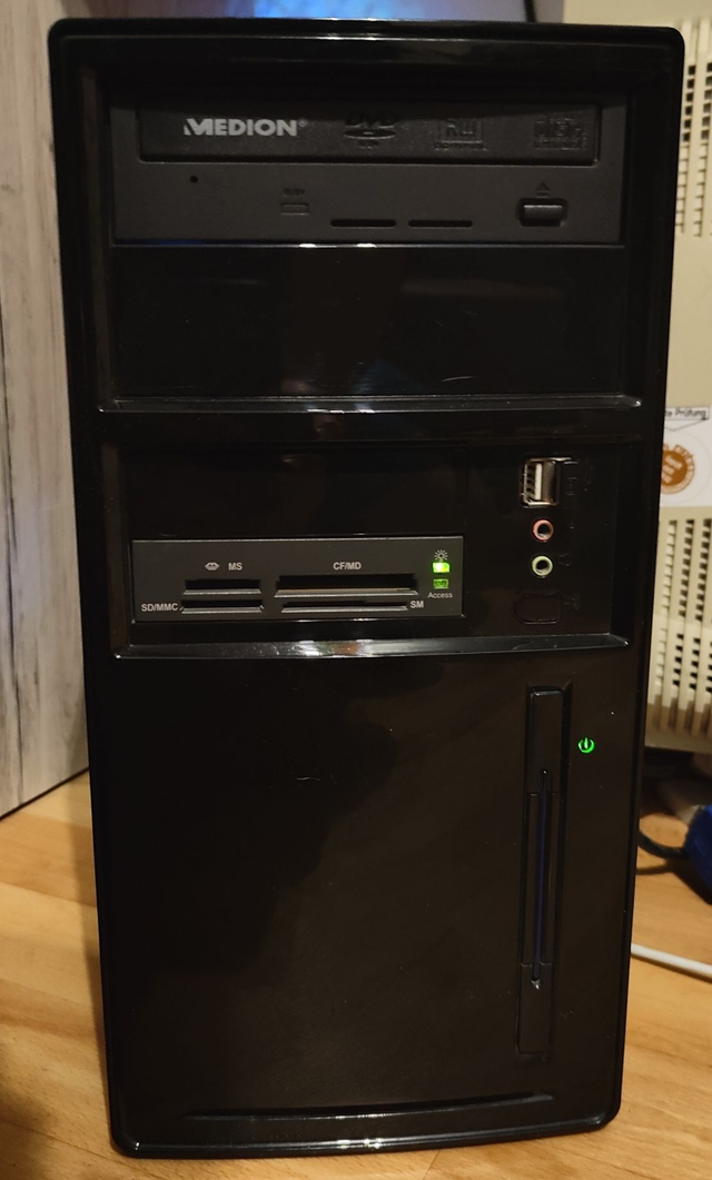 PC Light Gaming/Büro AMD Phenom II-X4 3,0GHZ/4GB DDR 3/Radeon HD6570 2GB/500GB SSD+WIFI