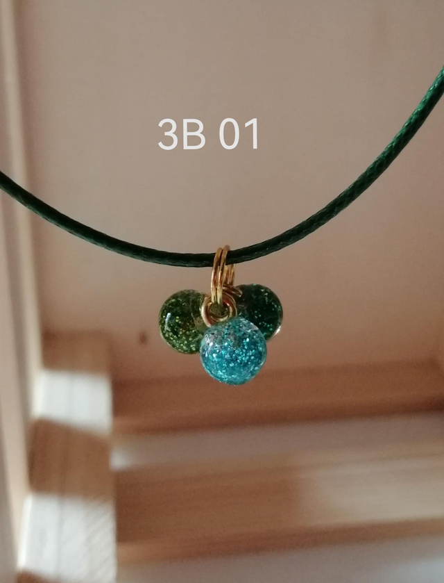 Collier 3B 01