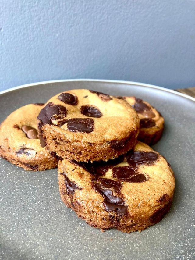 CHOCOLATE CHIP COOKIE
