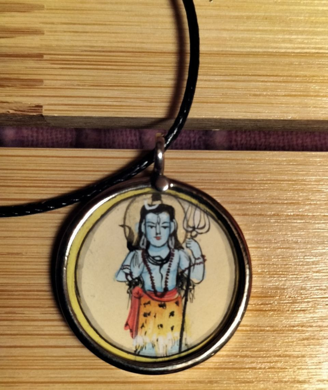 Pendentifs avec cordon Shiva debout avec son Trishul