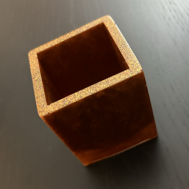 PORTE STYLO EN RÉSINE 