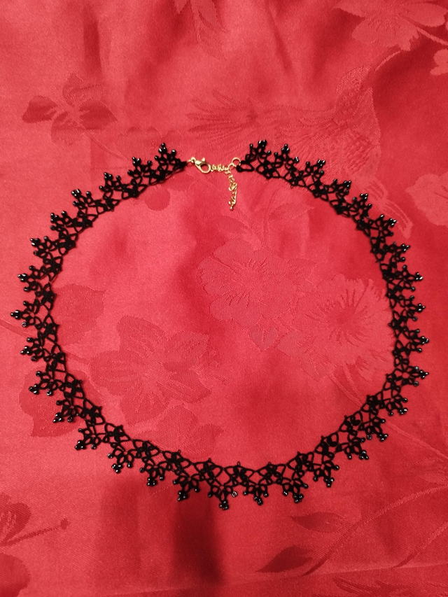 Collier fin et chic noir 