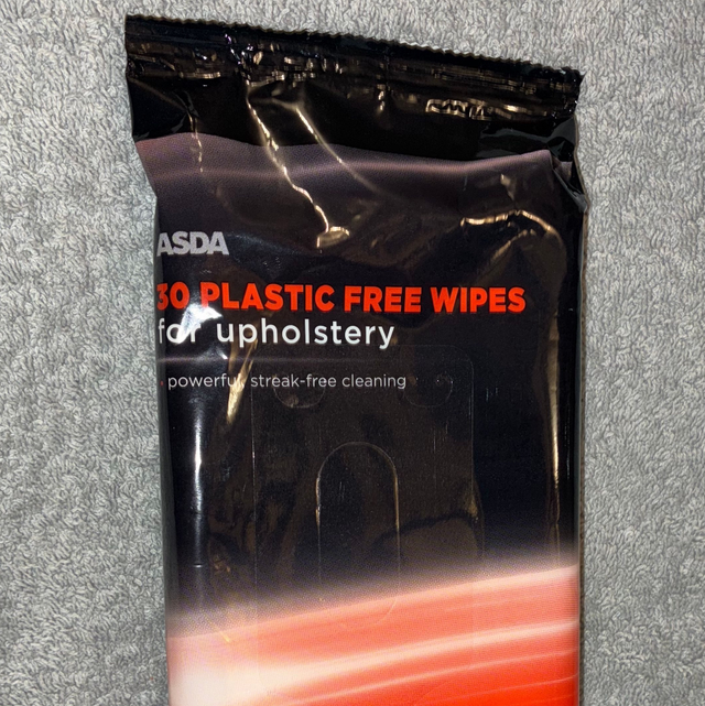 30 Upholstery Wipes