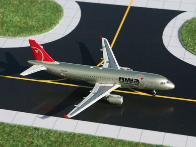 Northwest Airlines A320 (N322US), 1:400