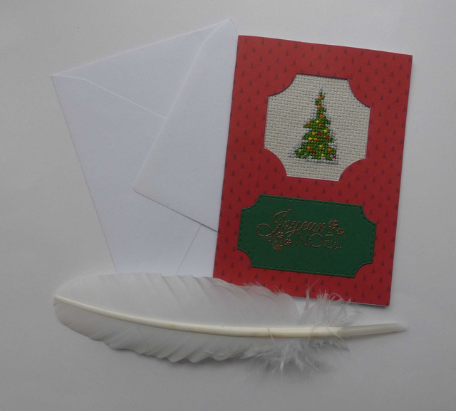 Le sapin de Noël brodé