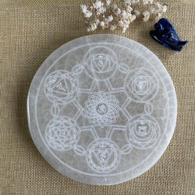 Plateau 7 chakras en sélénite 