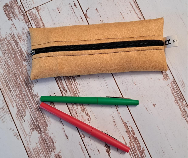 Trousse plate suédine Jaune