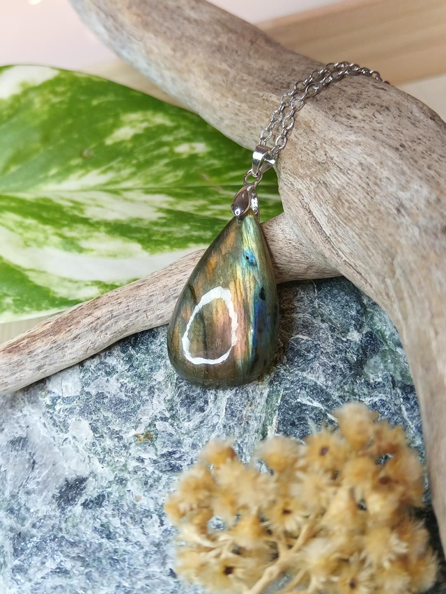Pendentif 10 labradorite 3,3x1,8cm