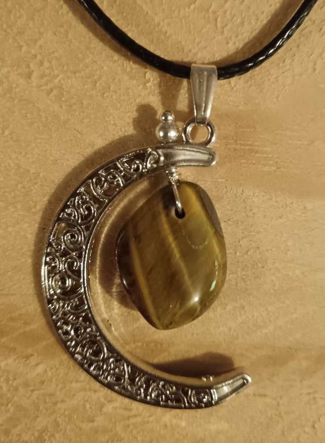 Croissant de lune avec oeil de tigre 