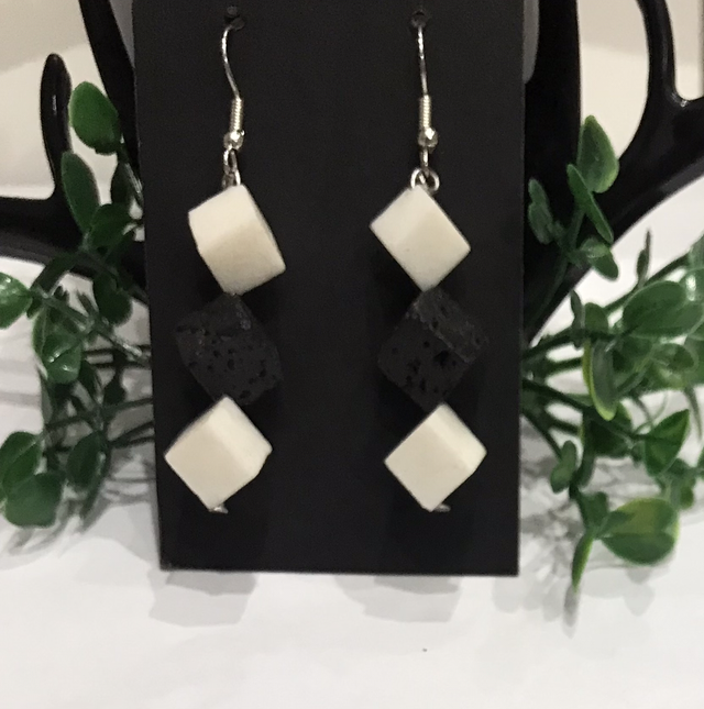 White/Black Dangling Earrings- WBD404