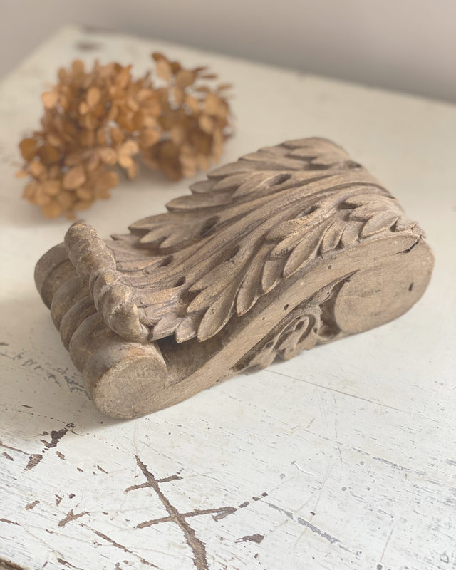 Pièce de bois sculpté Corbeau