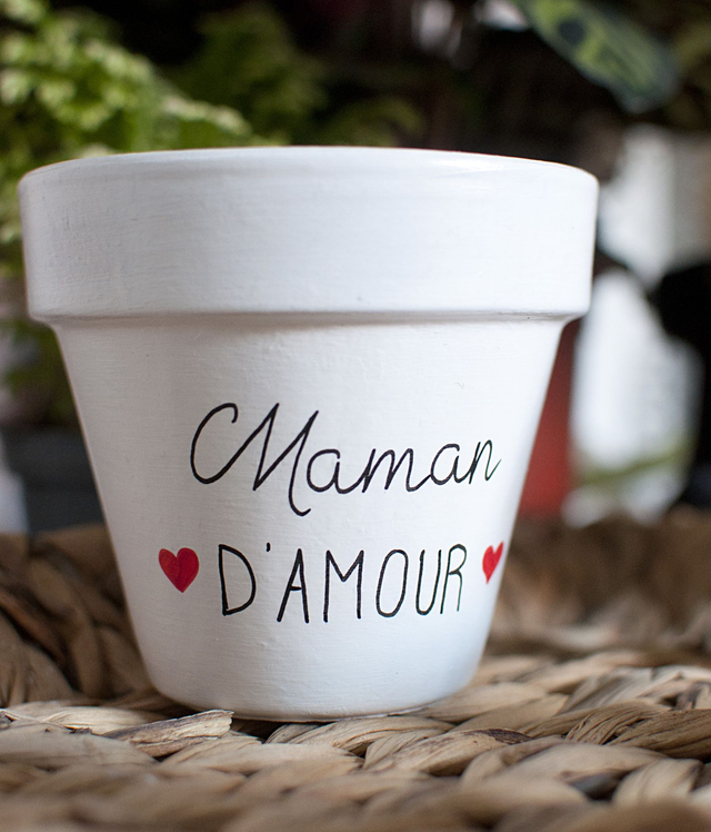 Pot de fleurs / cache pot en terre cuite : Maman d'amour