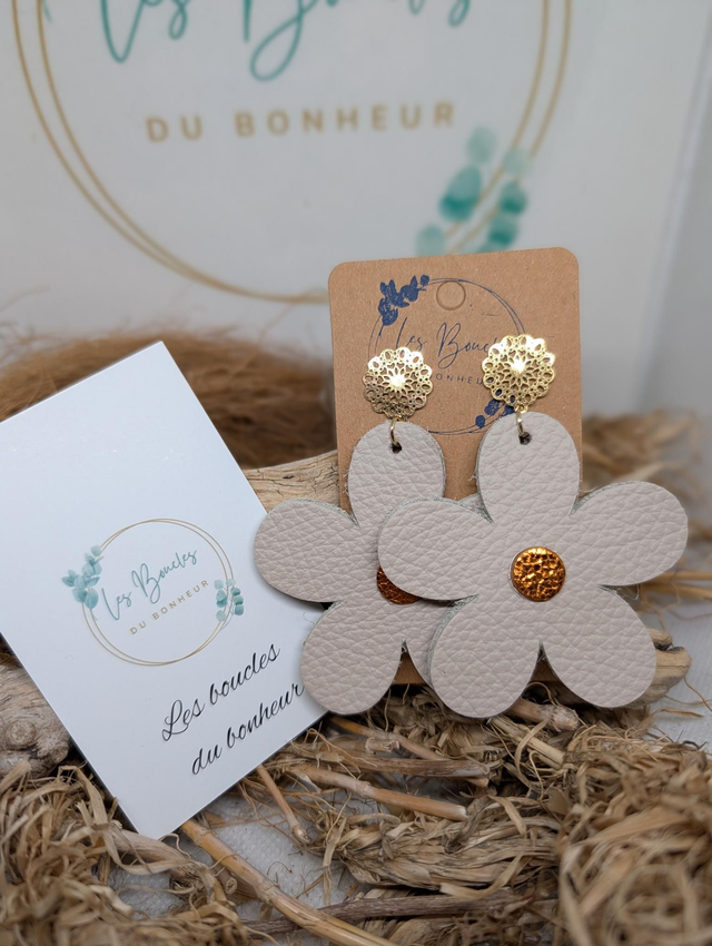 Boucles d'oreilles Marguerite beige m640